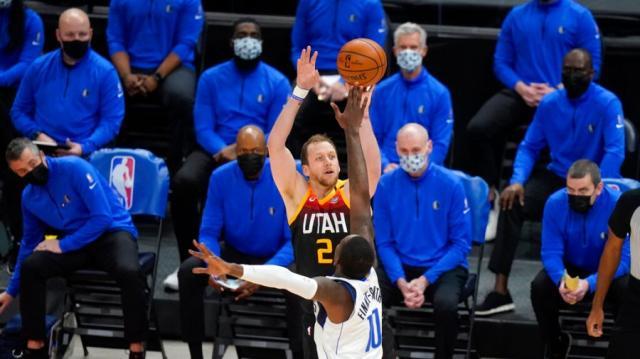 开云体育入口-爵士11连胜登顶西部有何秘诀？三分球成制胜利器